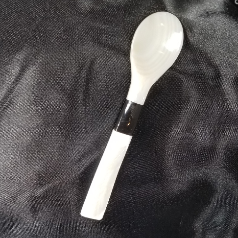 Mother of Pearls Caviar Spoon